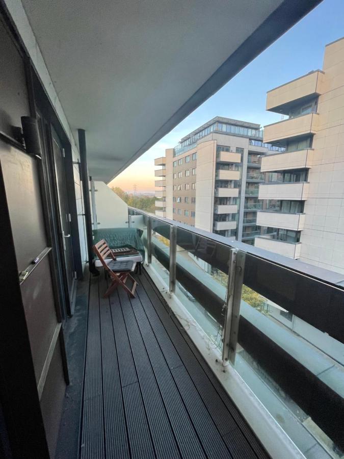 Amazing Apartment Moments Away From The Heart Of Londen Buitenkant foto