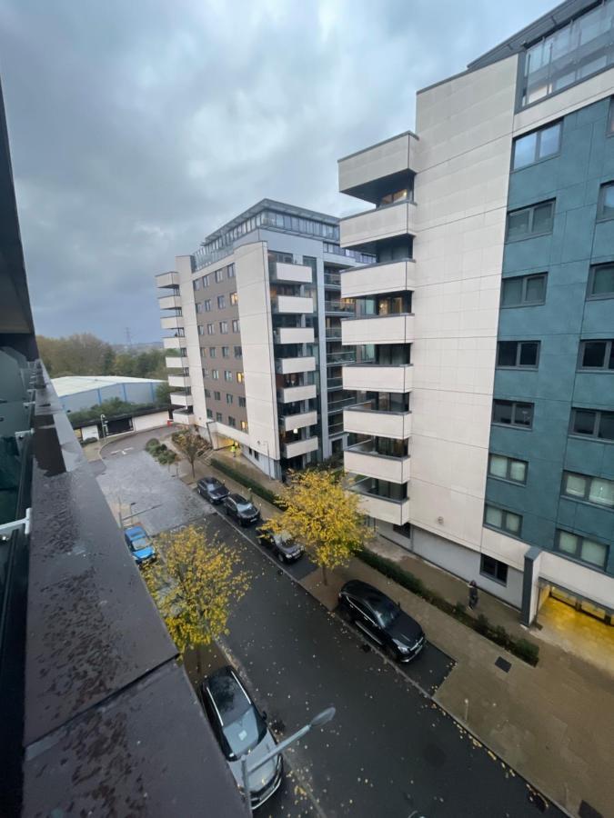 Amazing Apartment Moments Away From The Heart Of Londen Buitenkant foto