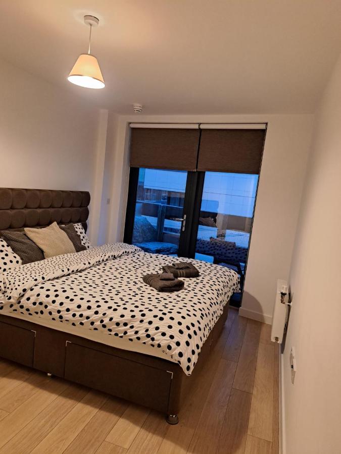 Amazing Apartment Moments Away From The Heart Of Londen Buitenkant foto