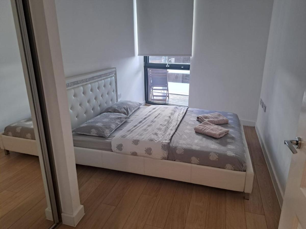 Amazing Apartment Moments Away From The Heart Of Londen Buitenkant foto